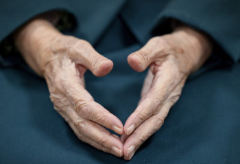 Астаналық әйел өзін ерікті ретінде таныстырып, қарттарды алдап келген