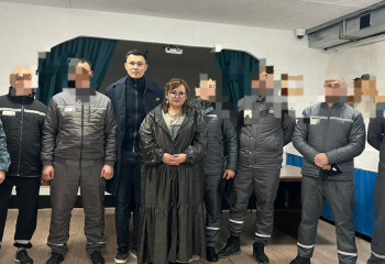 Боксшы Қамшыбек Қонқабаев Бишімбаев отырған түрмеге барды