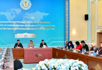 Issues concerning children’s rights, volunteerism and corporate responsibility in respecting human rights discussed at Kazakh FM