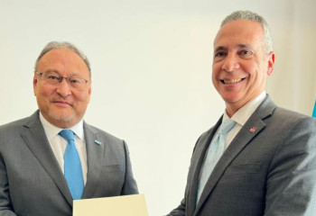 Ambassador of Dominican Republic presents copies of credentials