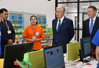 Президент балаларға арналған IQostanay smart орталығының қызметімен танысты