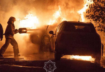 В Таразе ночью загорелось авто