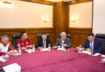 Берик Уали провел совещание с судьями соревнований беркутчи в рамках V Всемирных игр кочевников