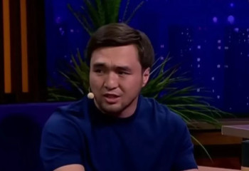 «Темір жинап, нан алған күндер болды». Елдос Сметов қиын кезеңдерді басынан өткергенін айтты