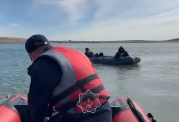 Унесенных ветром рыбаков спасли в Карагандинской области