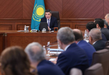 Премьер-министр обсудил с представителями крупного бизнеса развитие реального сектора экономики