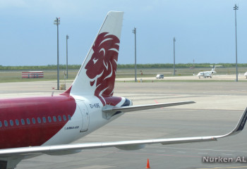 Открыл аварийный выход в самолете: пассажира оштрафовали на сумму более 9,5 млн тенге