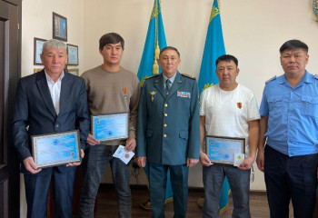 В Алматинской области награждены герои, спасшие жизни людей