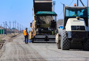 В Актобе ведется строительство дорог