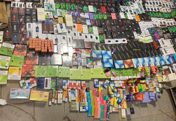 В Уральске полицейские обнаружили склад с вейпами в алкомаркете