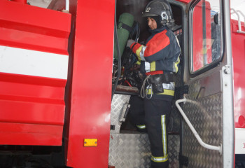 50 человек эвакуировали из пожара в Туркестанской области