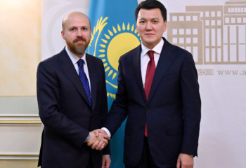 Государственный советник встретился с президентом Всемирной конфедерации этноспорта