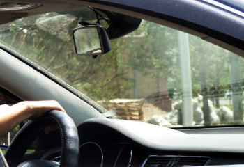 Китайский электромобиль увидел духов на кладбище