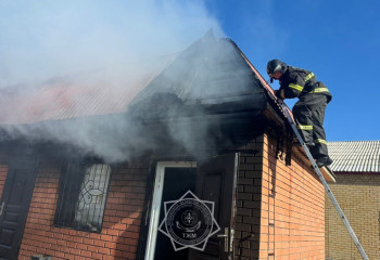 Огнеборцы области Абай потушили пожар в магазине