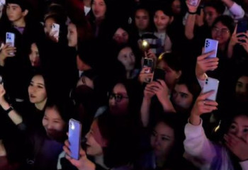 Алматыда қала күніне арналған концертке 60 мыңнан астам адам келді