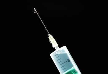 Маймыл шешегіне қарсы алғашқы вакцина мақұлданды