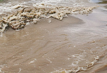 Девушка погибла, снимая наводнение