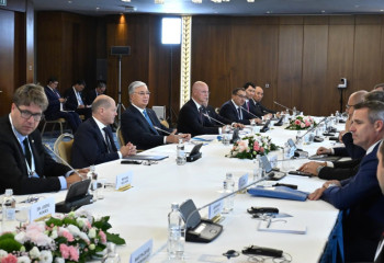 Глава государства встретился с капитанами бизнеса Германии