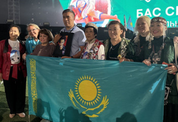 «Қазақстанның табиғаты да, адамдары да керемет». Димаштың концертіне келген шетелдіктер сұхбат берді