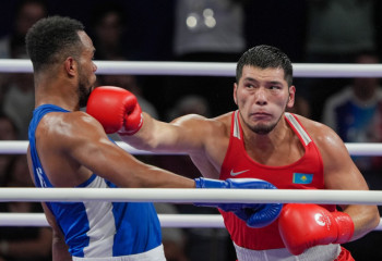 Махмұд Сабырхан мен Айбек Оралбай салмақ ауыстырды