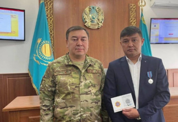 За спасение девочки из пожара астанчанина наградили медалью