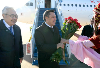 Эмомали Рахмон мен Садыр Жапаров Астанаға келді