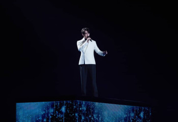Dimash Qudaibergen performed at mid-autumn festival in China