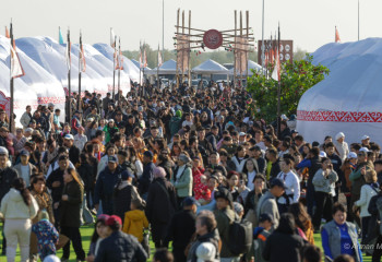 За две недели Казахстан посетили более полумиллиона туристов