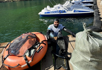 Очистка озера Кольсай: фридайверы борются с мусором на дне