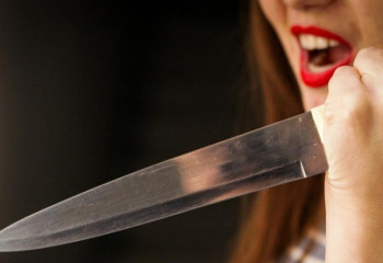 «Жағдайы ауыр». СҚО-да анасы қызын сабақ оқымағаны үшін пышақтап тастады