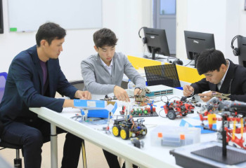 В Казахстане модернизировано около тысячи школ в малых городах и селах