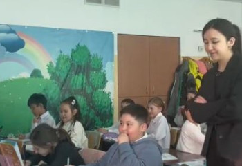 Жас мұғалімнің ерекше білім беру тәсілі қызу талқыға түсті