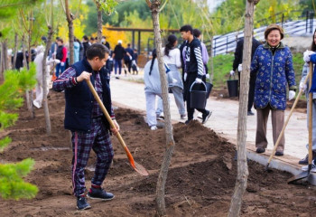 Масштабный общегородской субботник стартовал в Астане