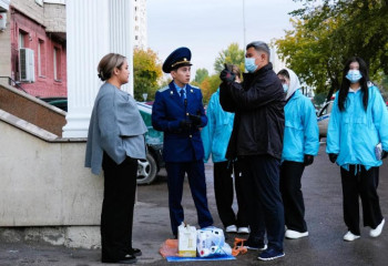В Астане провели рейд по закрашиванию граффити с рекламой наркотиков