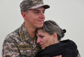 «Армия глазами матерей»: родители солдат посетили места службы своих детей