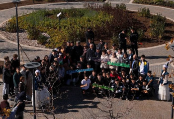 В новых скверах близ ТРЦ «Хан Шатыр» высадили 300 деревьев