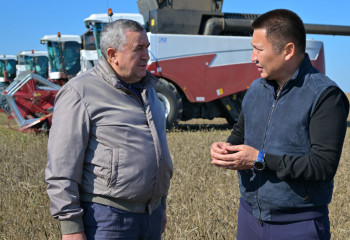 Уборку урожая продолжает инспектировать аким Павлодарской области