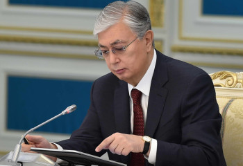 Президент Касым-Жомарт Токаев поздравил женскую сборную Казахстана по шахматам с серебряными медалями