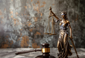 Суд приговорил карагандинца к трем годам лишения свободы за избиение своей матери