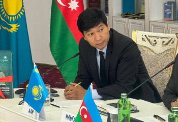 В Астане презентовали книгу классика тюркской литературы Мухаммеда Физули