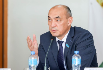 Қазақстандық мамандар шет елдің АЭС-ін салуға да өз үлесін қосып жүр – депутат