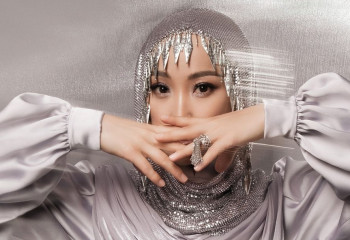 Мөлдір Әуелбекова жаңа образымен көпшілікті тәнті етті