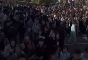 «1000 донер тегін таратылады»: астаналықтар төрт көшені жауып тастады