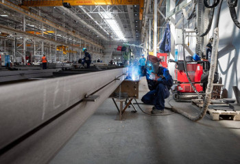 Завод в Атырау будет выпускать до 6-7 тысяч единиц грузовых вагонов и цистерн в год