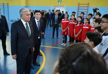 Касым-Жомарт Токаев посетил лицей-интернат «Білім-Инновация» в Туркестане