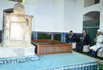 Kassym-Jomart Tokayev visits Mausoleum of Khoja Ahmed Yasawi