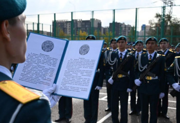 90 кадетов Военного колледжа имени Сагадата Нурмагамбетова приняли военную присягу