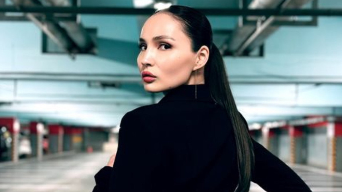  Instagram.com/zhuldyzabdukarimovaofficial 