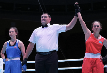 На турнире сильнейших в Караганде определена лучшая боксерша