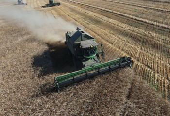 Ақмола облысының фермерлері астық бастырып, рекорд орнатты